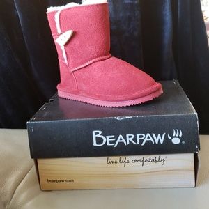 BRAND NEW  Girl's Bear Paw boots